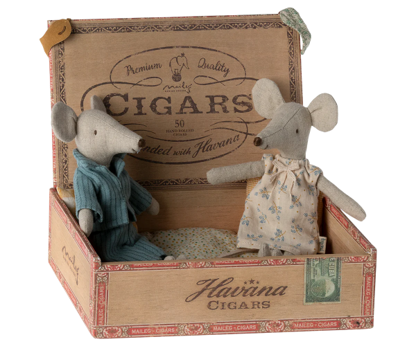 MUM & DAD MICE IN CIGARBOX Fashion